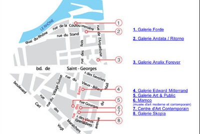 Les premiers participants aux vernissages simultanés au Quartier des Bains en 2001. @genevart.org carte du quartier des bains
