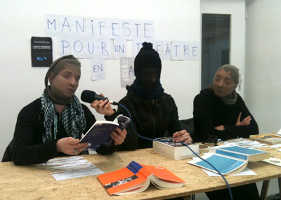 Conférence de presse à la galerie Agent Double ©Maya Boesch Conférence de presse à la galerie Agent Double ©Maya Boesch